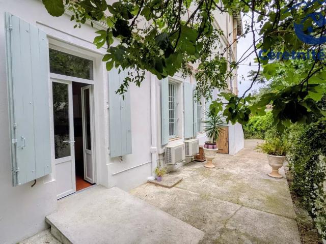 Appartement avec terrasse, loggias et garages 81m² Le Perthus