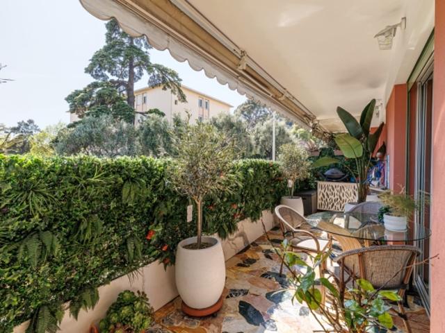 APPARTEMENT AVEC TERRASSE RENOVE