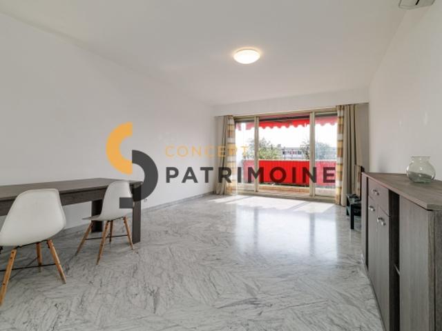 APPARTEMENT AVEC TERRASSE