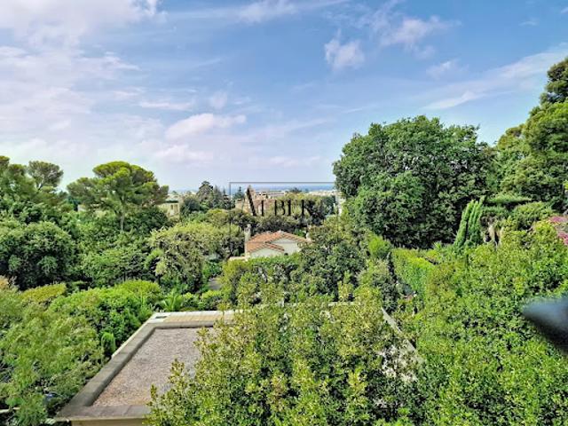 Appartement avec terrasse en bord de mer