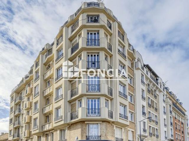Appartement avec vue dégagée sur Paris et la Défense