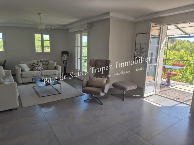 Appartement avec vue panoramique sur la citadelle 108m² Saint Tropez