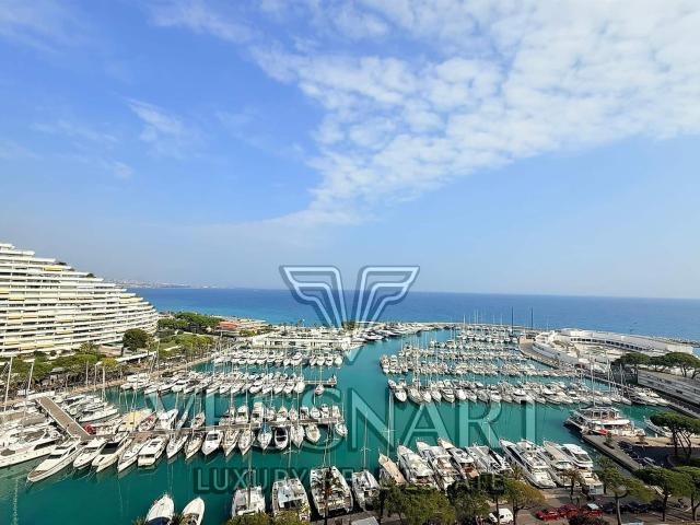 Appartement avec vue panoramique sur la Marina Baie des Ange. 95m² Villeneuve Loubet