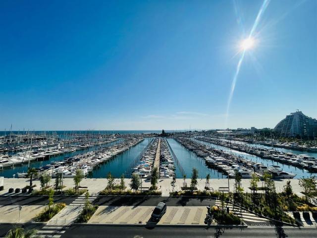 APPARTEMENT AVEC VUE PORT ET MER 5éme ETAGE LA GRANDE MOTTE