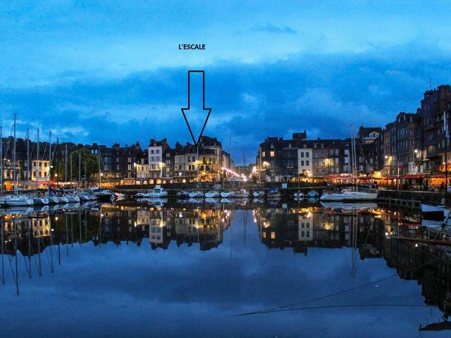 APPARTEMENT AVEC VUE SUR LE VIEUX BASSIN