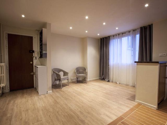 Appartement avec 2 chambres dans en banlieue de Paris, 92500: 60 m² — #4282