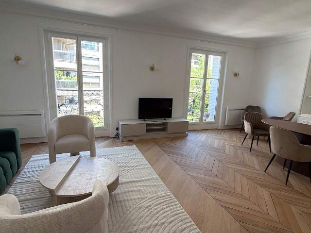 Appartement avec 2 chambres dans le 16ème arrondissement de Paris, 75016: 80 m² — #5227
