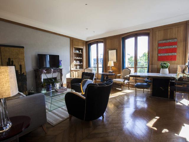 Appartement avec 3 chambres dans le 8ème arrondissement de Paris, 75116: 150 m² — #4238
