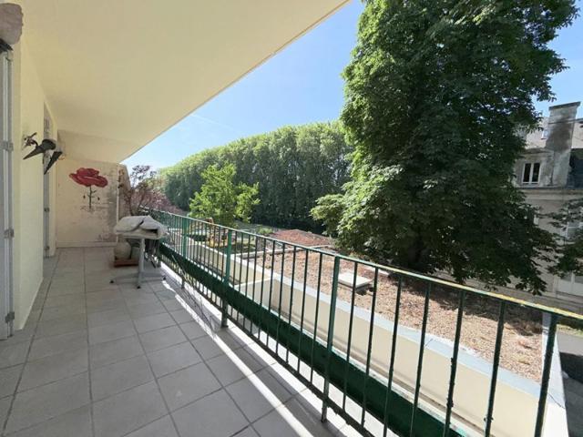 APPARTEMENT AVENUE HENRI LAUDIER 72 M2