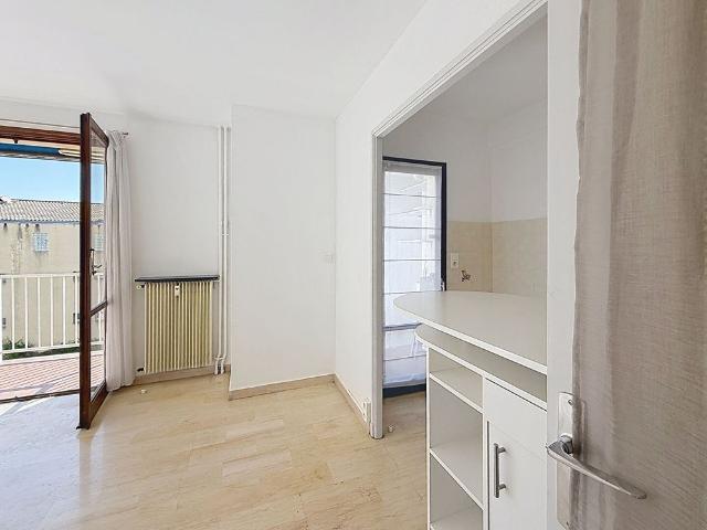 Appartement Avignon T1bis, balcon dans résidence sécurisée