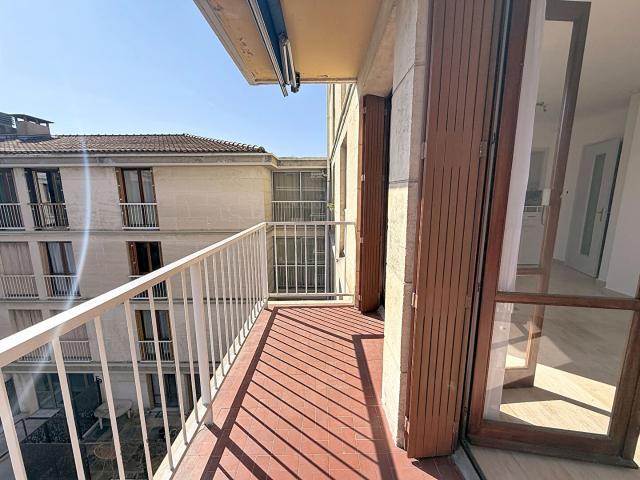 Appartement Avignon T1bis, balcon dans résidence sécurisée