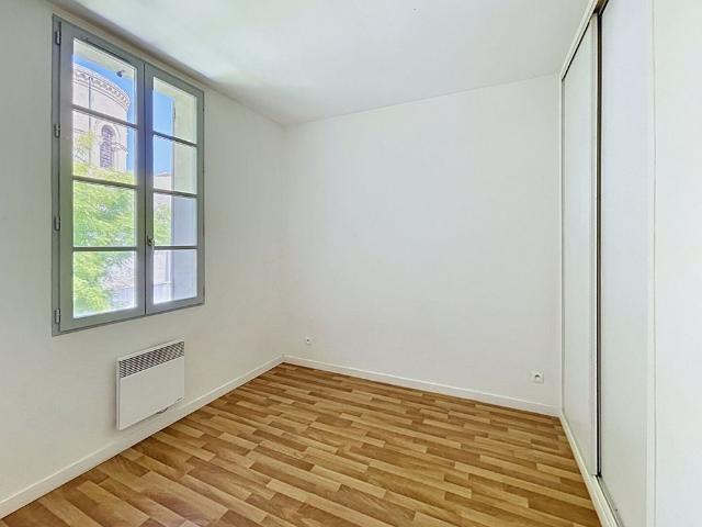 Appartement Avignon T3, 43 m2, 2 chambres dans une résidence fermée avec jardin et parking vélo
