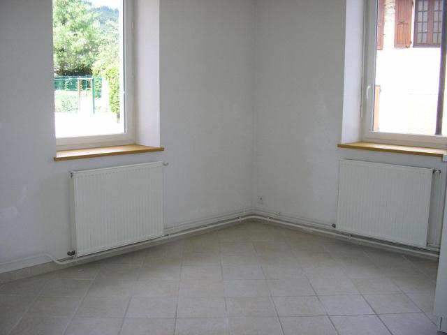 Appartement Bellignat 2 pièce s 39.0 m2