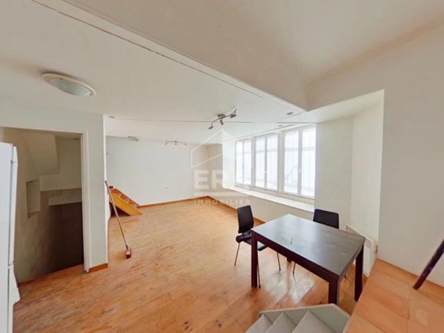 Appartement 4 pièces à vendre à Bordeaux Saint Michel Investissement idéal !