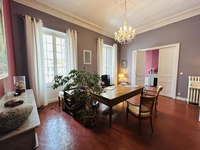 Spacieux appartement bourgeois 7 pièces