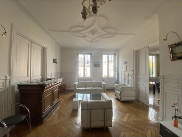 APPARTEMENT BOURGEOIS