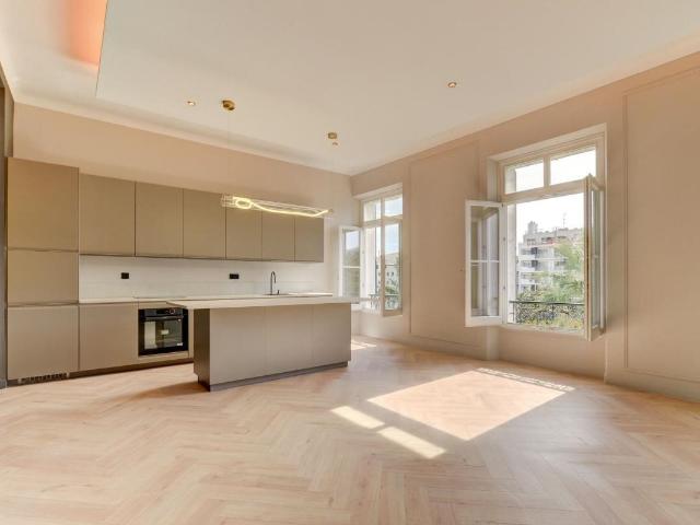 Appartement Bourgeois 4 pieces de 110m²