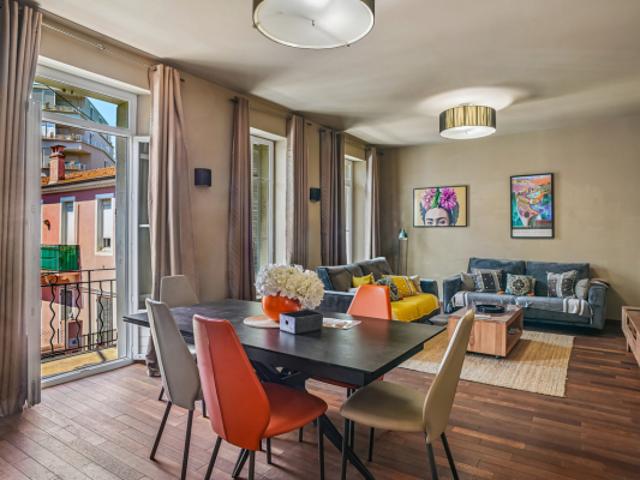 Appartement bourgeois avec terrasse au calme, proche banane