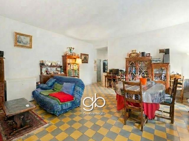 APPARTEMENT BOURGEOIS DE 126,81 M2 DANS UN HÔTEL PARTICULIER AU CŒUR DU CENTRE HISTORIQUE DE BÉZIERS