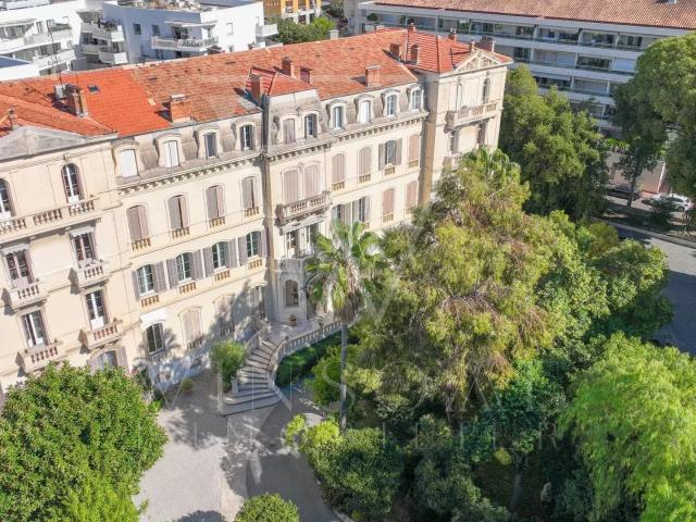 Appartement Bourgeois T3 + Parking 97m² Cannes