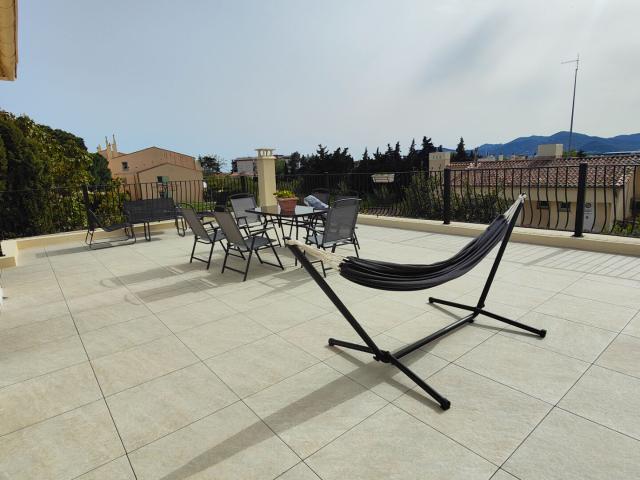 Appartement Cannes la bocca 2 pièces de 47 m2 avec une terrasse de 75m2 haut de villa