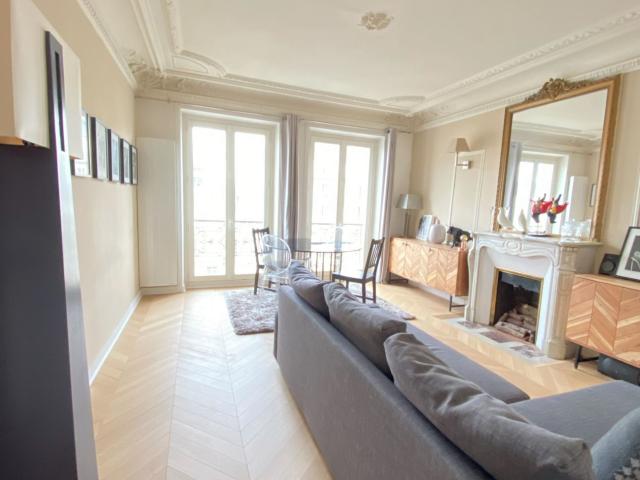 Appartement calme avec ascenseur – 1 chambre séparée – Quartier prisé Champs‑Élysées