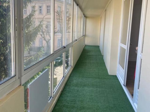APPARTEMENT LUMINEUX 110 M2 HYPER CENTRE DE CHAUMONT