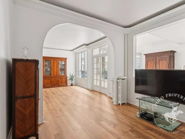 Appartement rénové au calme Auteuil