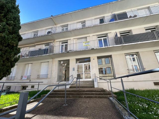 Appartement centre Caussade grande terrasse 3 chambres