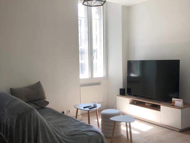 APPARTEMENT CENTRE VILLE SOREZE AU CALME PROCHE ABBAYE