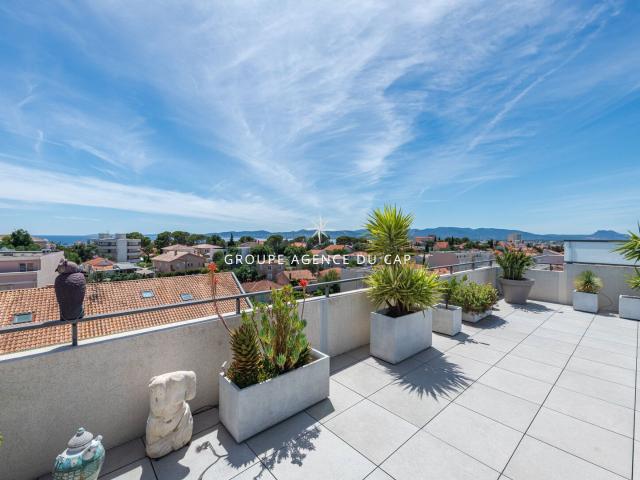 Appartement Centre Ville Saint Raphael Dernier Etage Vue Mer. 121m² Saint Raphaël