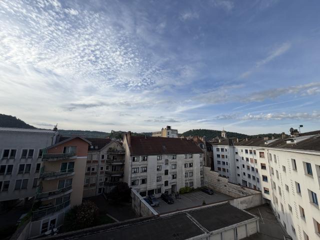 Appartement centre ville T2 avec extérieur et garage