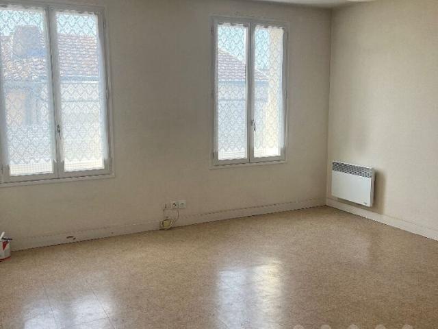 Appartement CHAUVIGNY CENTRE, résidence avec ascenseur