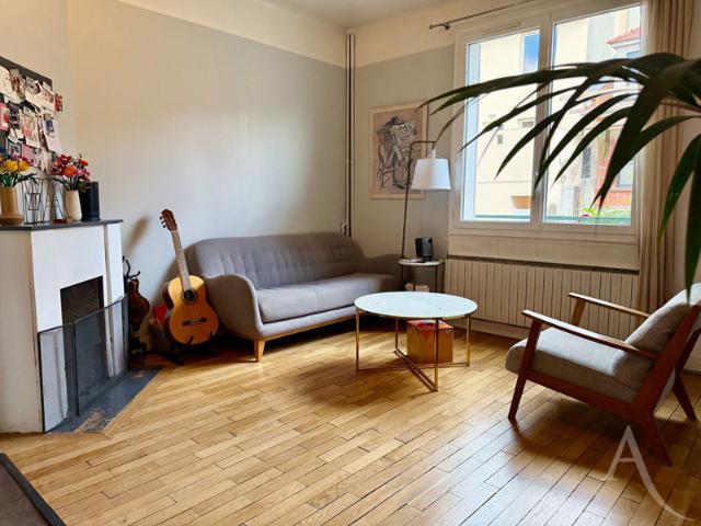 Appartement Chaville 4 pièces 83 m2 3 chambres terrasse 23 m² cave parking