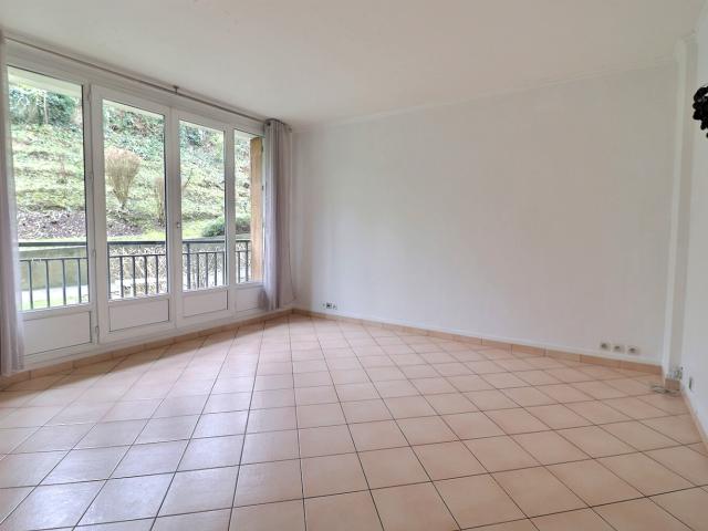 Appartement Chaville 2 pièces 44 m2 avec parking et cave