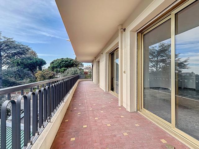 Appartement Cimiez 4 pièces 105 m2 avec une grande terrasse