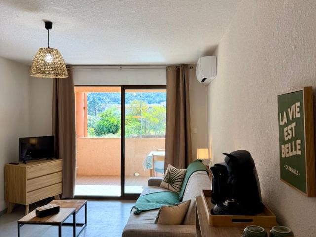 Appartement Cinarca – résidence avec piscine à 20m de la plage