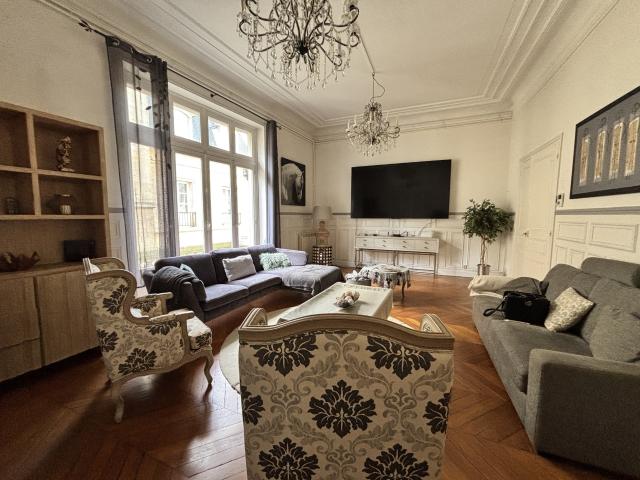 Appartement Compiegne 6 pièce s 176.17 m2