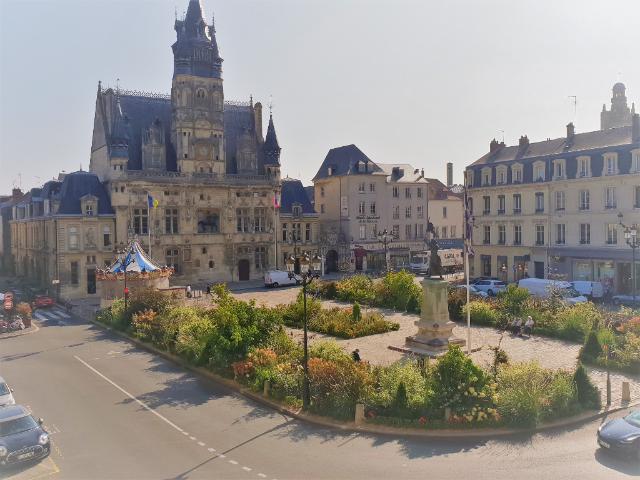 APPARTEMENT COMPIEGNE hyper centre 5 pièce s – 83.04 m2