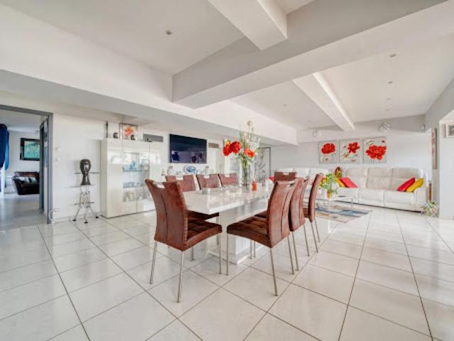Appartement contemporain avec terrasse