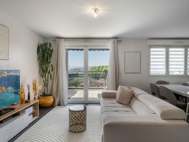 Appartement contemporain avec terrasse