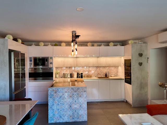 Appartement contemporain en bord de mer