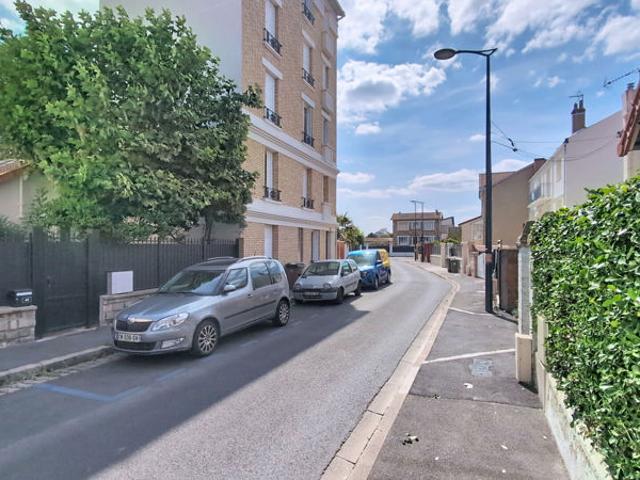 Appartement Colombes 1 pièce s 24 m2