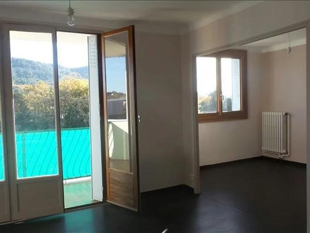 APPARTEMENT COPROPRIETE ST PAUL TROIS CHATEAUX 4 pièce s 65 m2