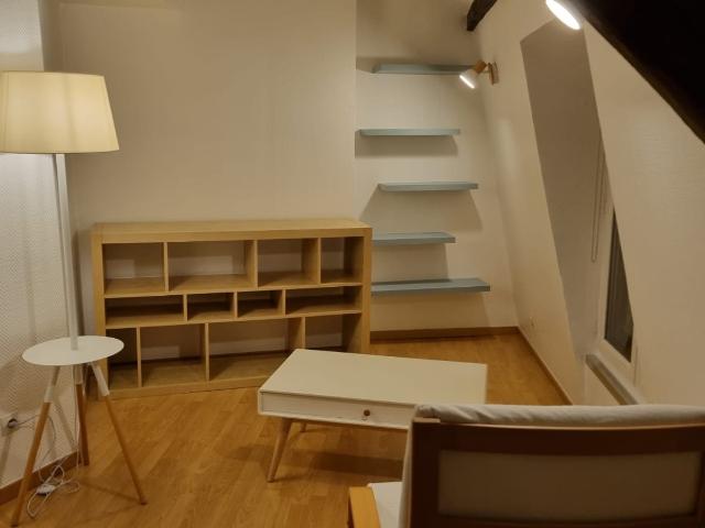 Appartement Corbeil Essonnes 1 pièce s 23.41 m2