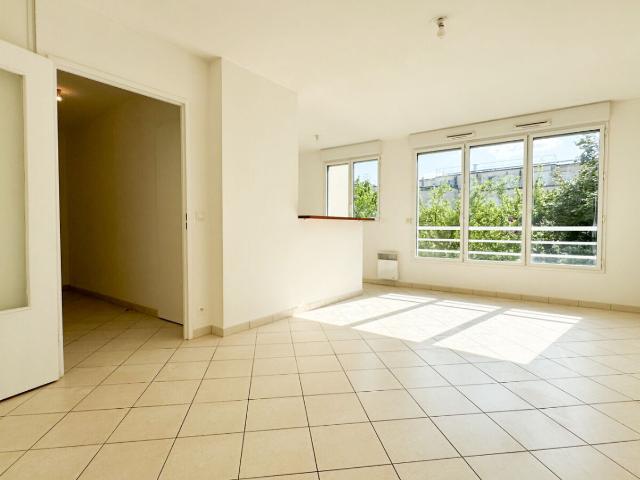 Appartement Corbeil Essonnes 1 pièce s 32 m2