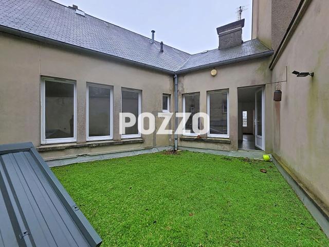 Appartement Coutances 6 pièce s hyper centre vue Cathédrale terrasse extérieur