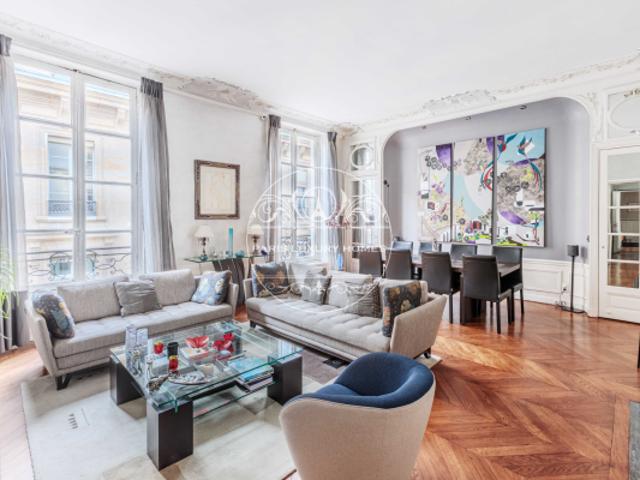 Appartement coup de coeur de prestige proche de la place des