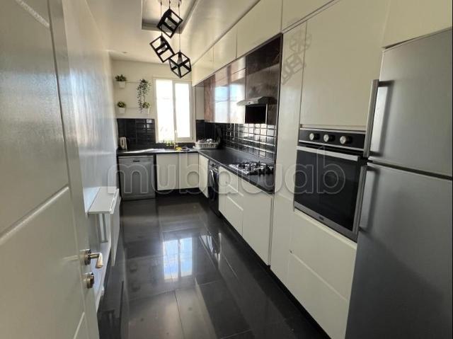 Appartement coup de coeur: spacieux et tres bon etat