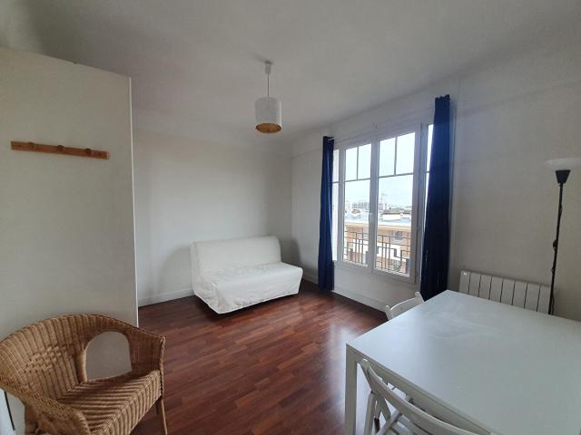 Appartement Courbevoie 1 pièce s 25.42 m2